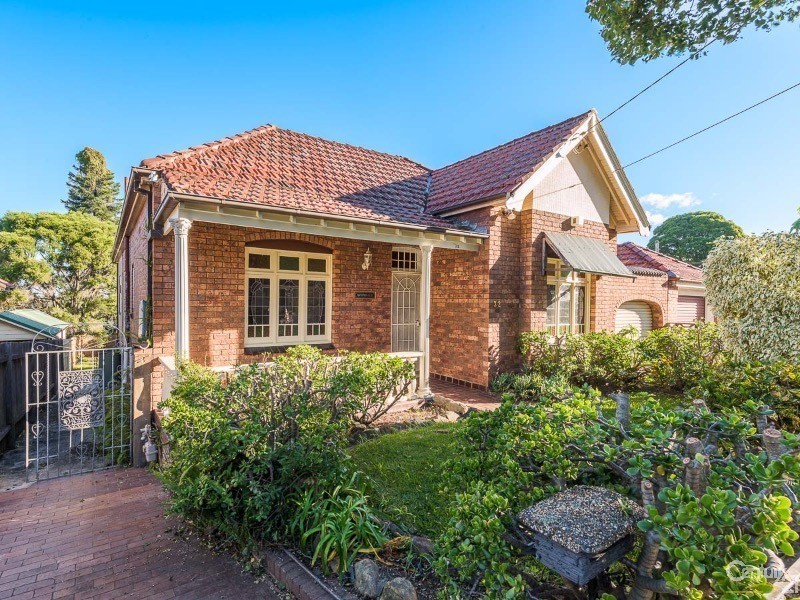 32  Mount Street, Hurlstone Park NSW 2193