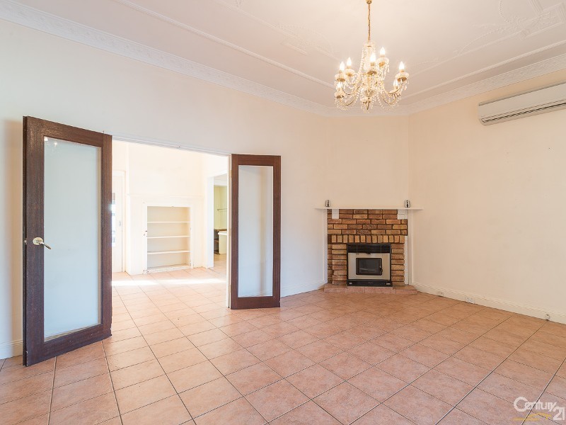 76 Canarys Road, Roselands NSW 2196