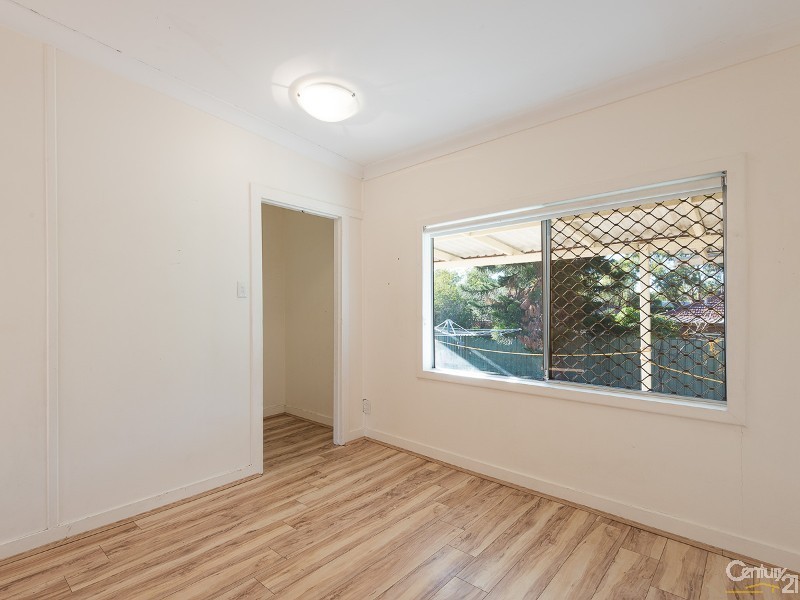 76 Canarys Road, Roselands NSW 2196