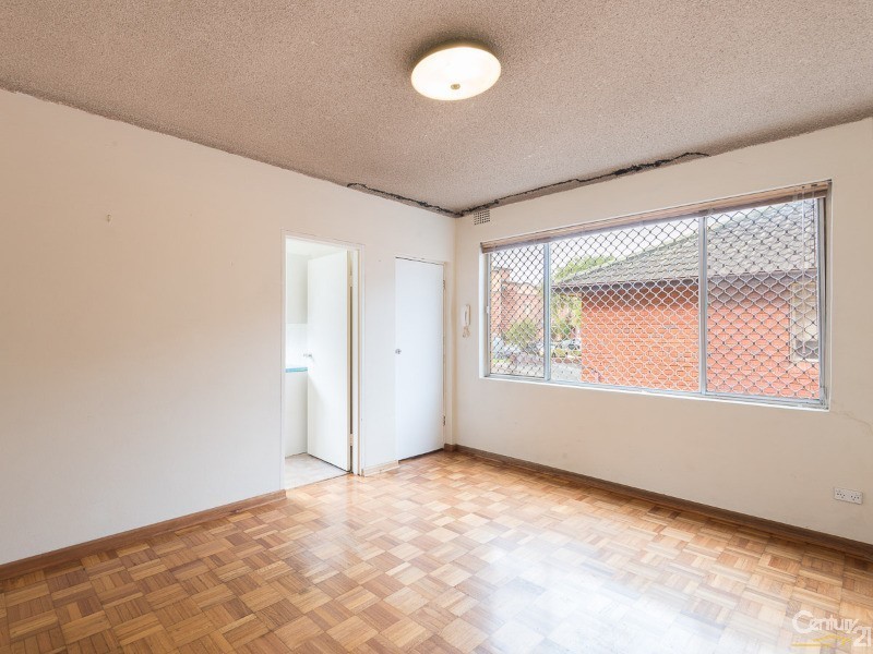 2/56 Crinan Street, Hurlstone Park NSW 2193