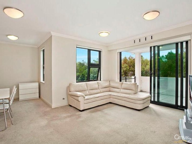 8/9 Bay Drive, Meadowbank NSW 2114