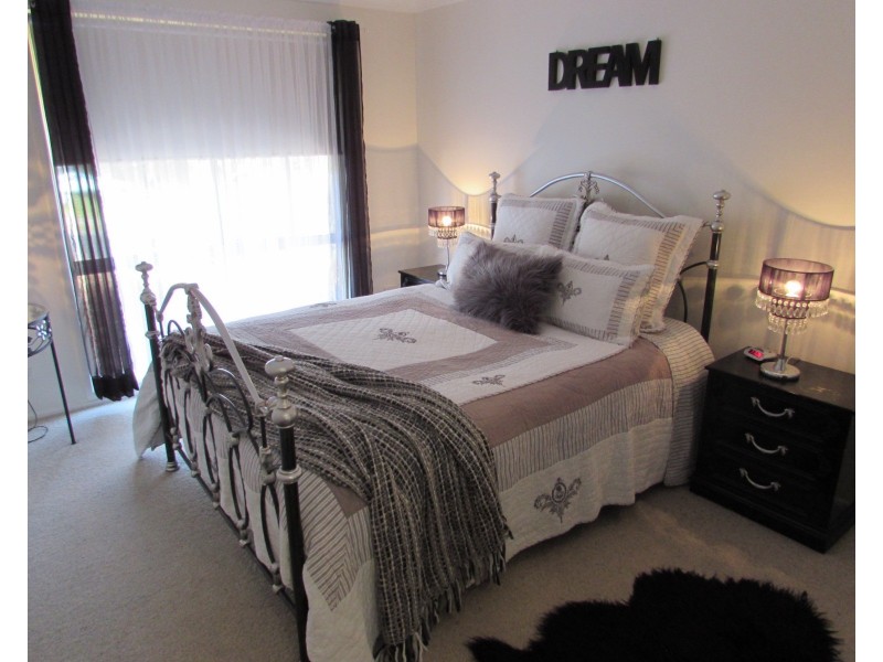 42 Mummaga Lake Drive, Dalmeny NSW 2546