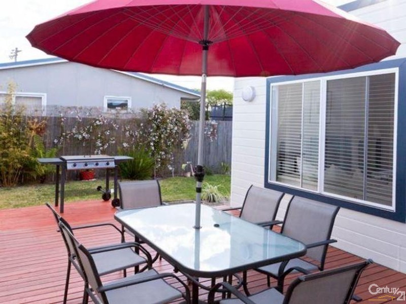 5 Nichelsen St, Narooma NSW 2546