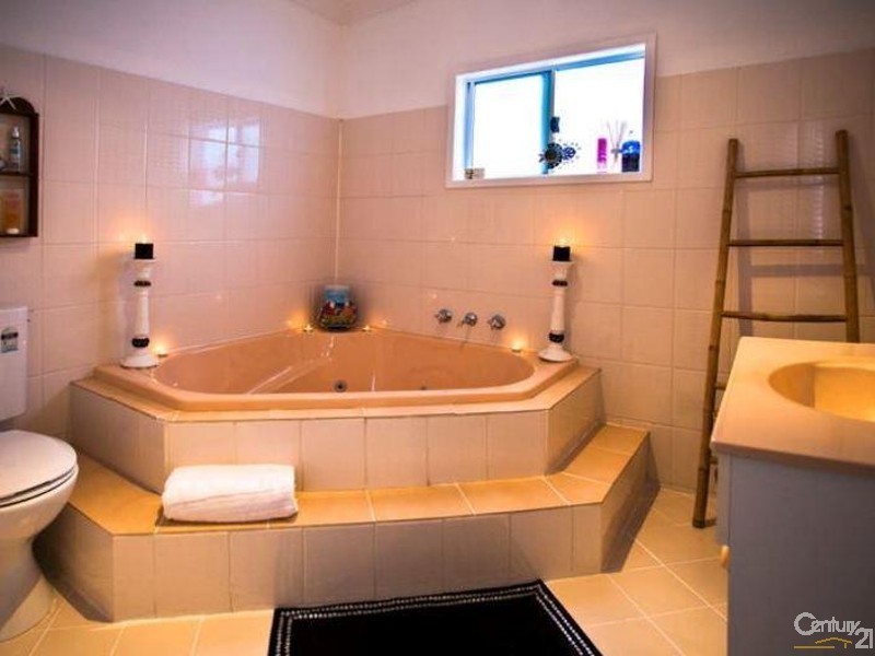 5 Nichelsen St, Narooma NSW 2546