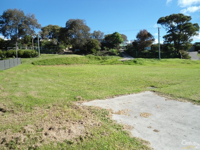 13 McMillan Rd, Narooma NSW 2546