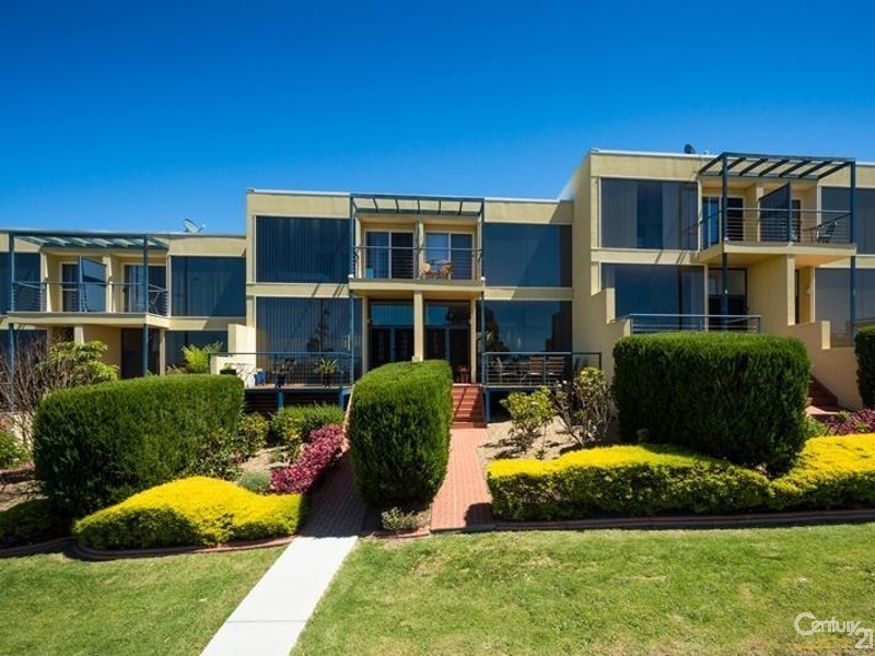 3/10 Marine Drive, Narooma NSW 2546