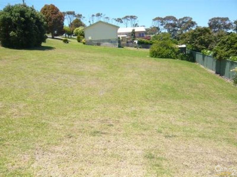 4 Sheaffe Street, Narooma NSW 2546