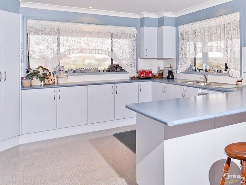 60 Noble Parade, Dalmeny NSW 2546