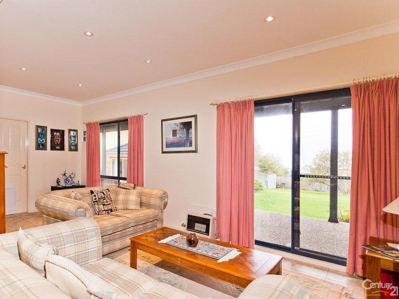 60 Noble Parade, Dalmeny NSW 2546