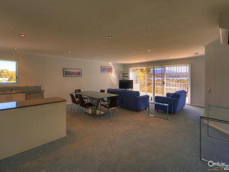 10/4 Boardwalk Apartments, 4-6 Princes Highway, Narooma NSW 2546