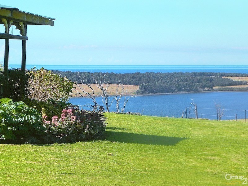 64 Sunnyside Road, Central Tilba NSW 2546