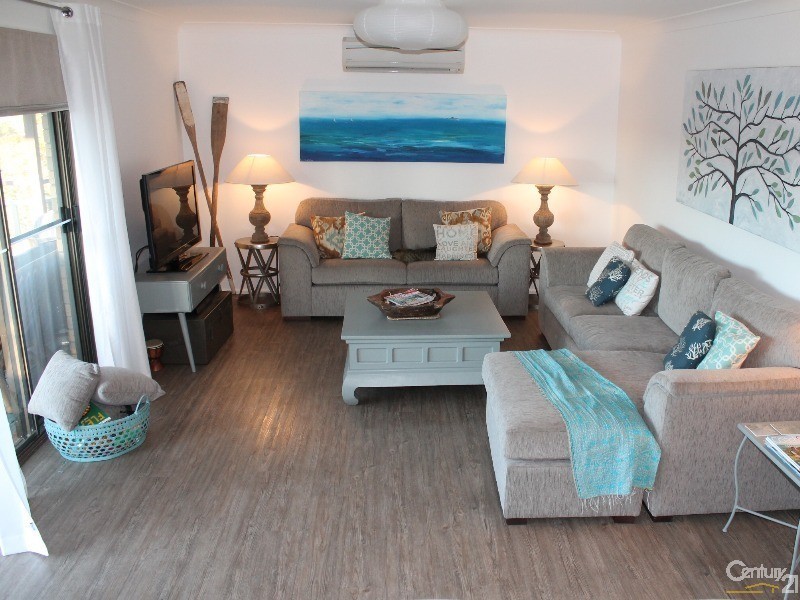 30 Binalong Street, Dalmeny NSW 2546