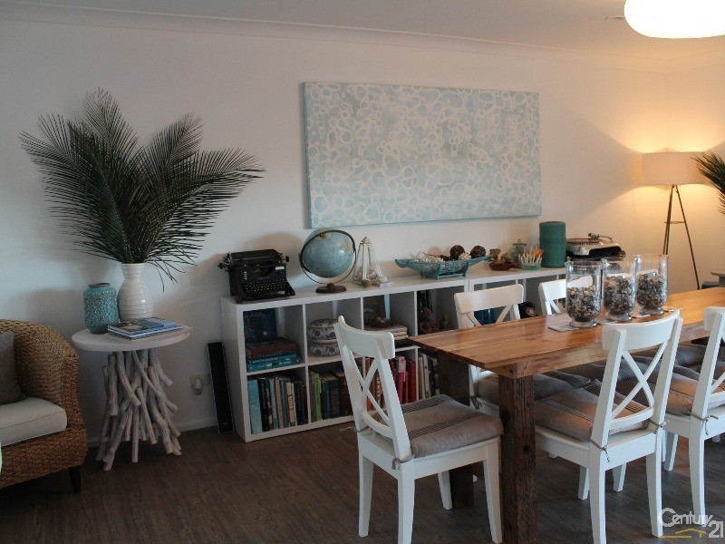 30 Binalong Street, Dalmeny NSW 2546