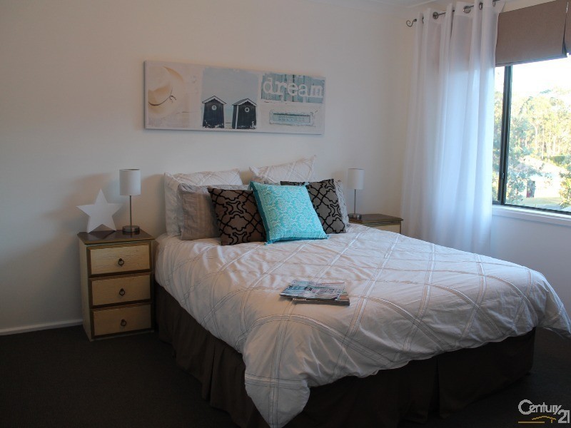 30 Binalong Street, Dalmeny NSW 2546