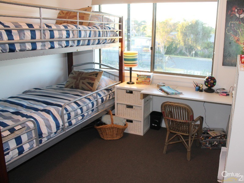 30 Binalong Street, Dalmeny NSW 2546