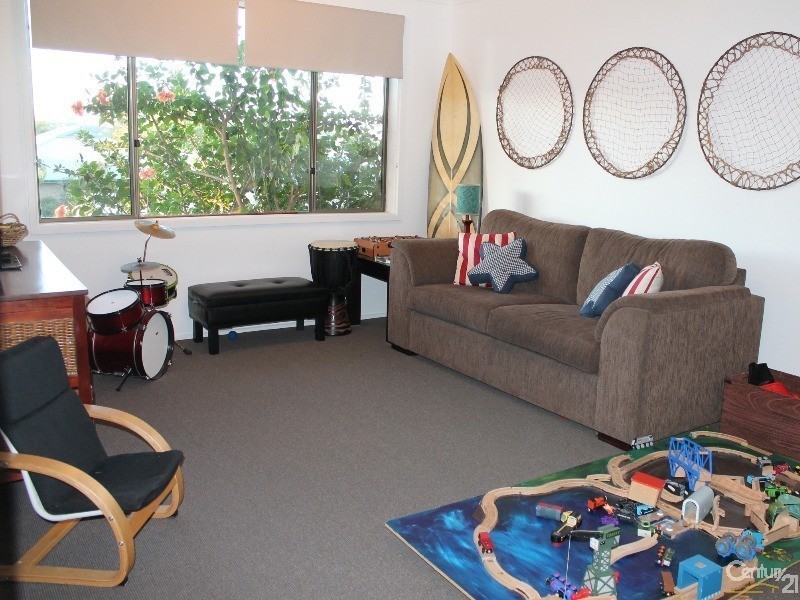 30 Binalong Street, Dalmeny NSW 2546