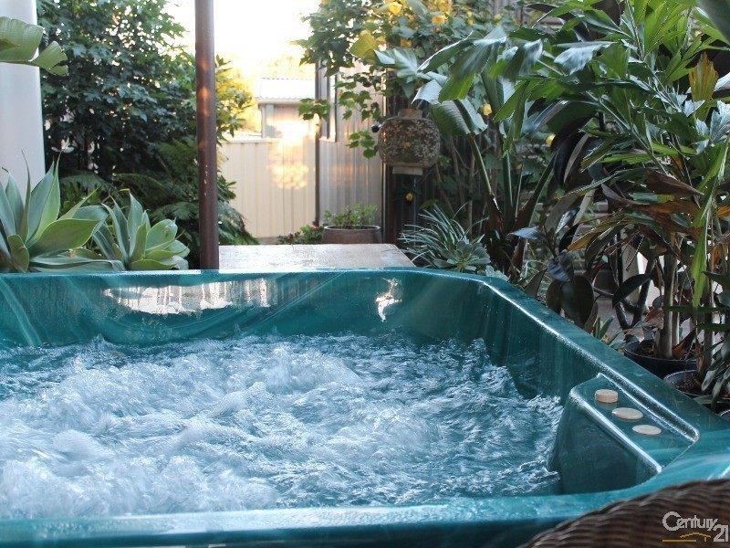 30 Binalong Street, Dalmeny NSW 2546