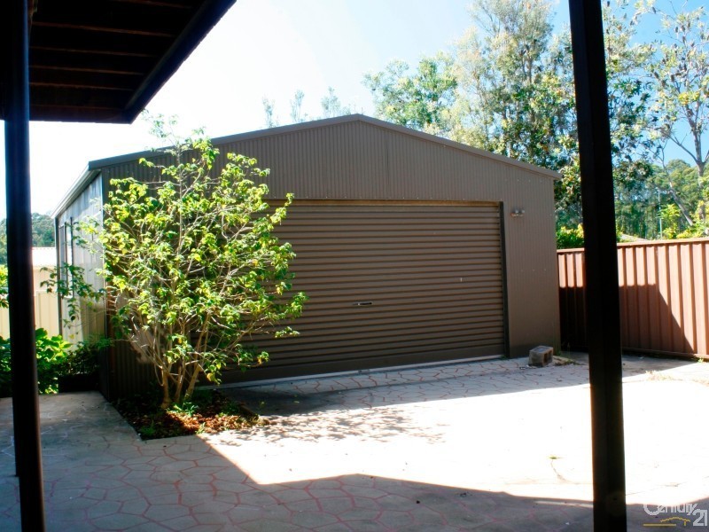 30 Binalong Street, Dalmeny NSW 2546