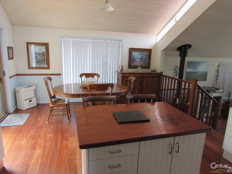 11 Dawn Parade, Kianga NSW 2546