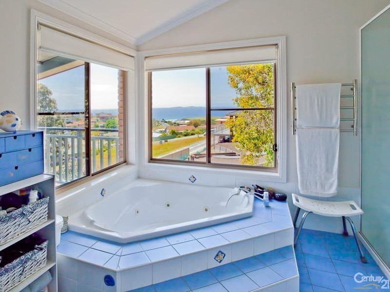 11 Dawn Parade, Kianga NSW 2546