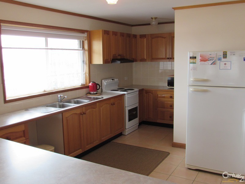 9 Harrison Street, Dalmeny NSW 2546