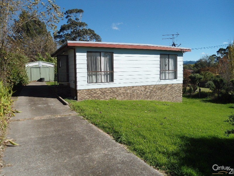 28 Hoyer Street, Cobargo NSW 2550