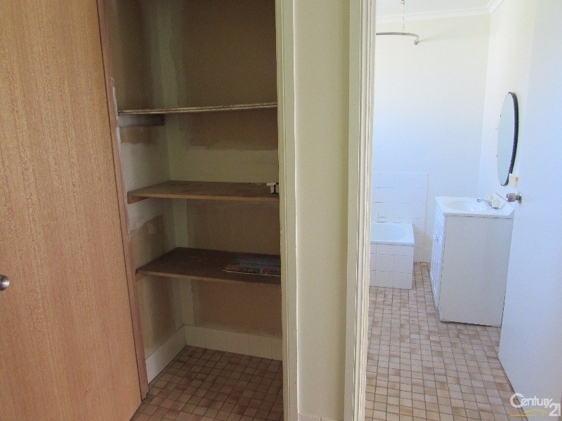 28 Hoyer Street, Cobargo NSW 2550