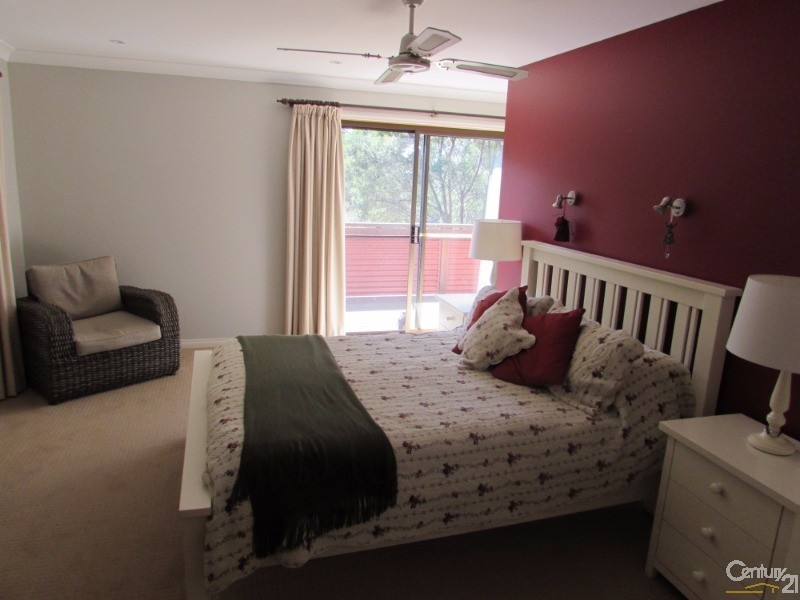 24 Brown Close, Moruya Heads NSW 2537