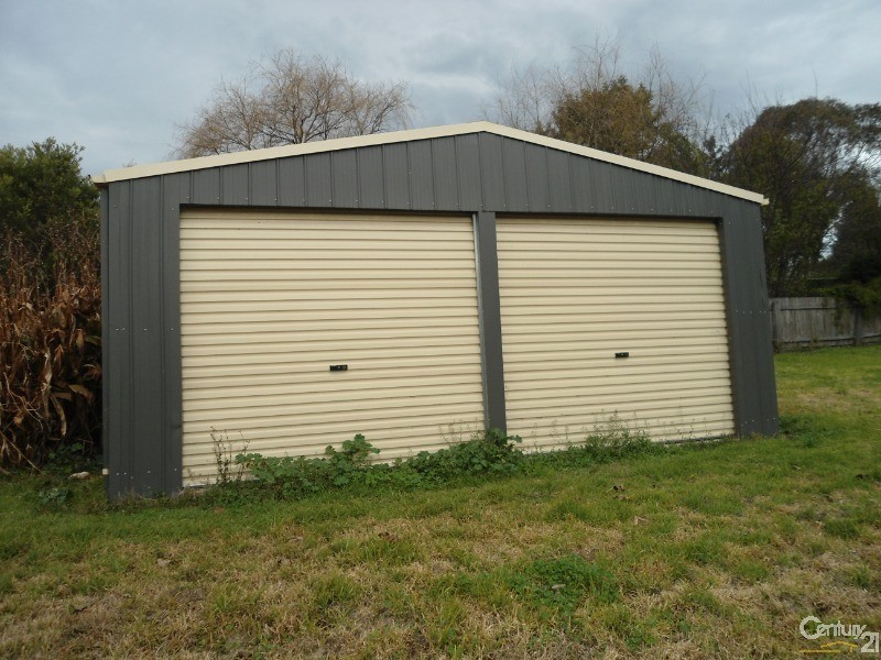 30 Hoyer Street, Cobargo NSW 2550
