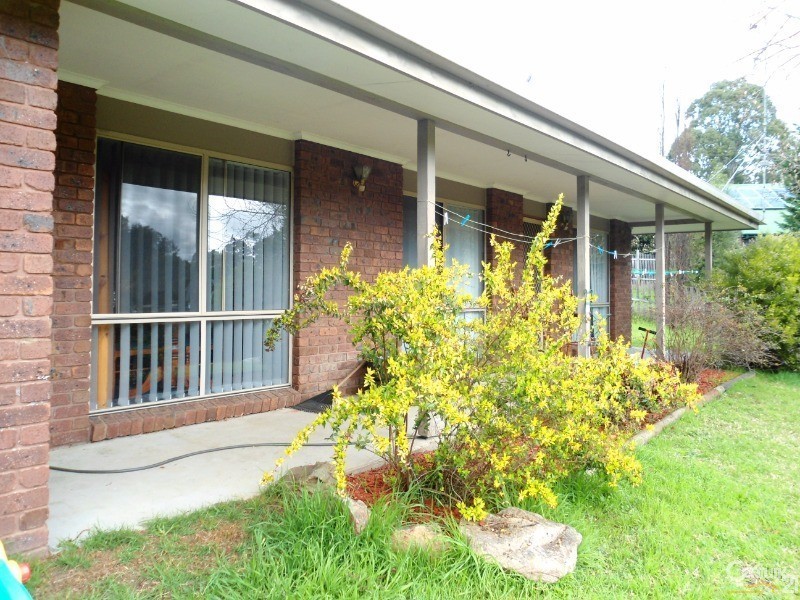 4 Bega Street, Cobargo NSW 2550