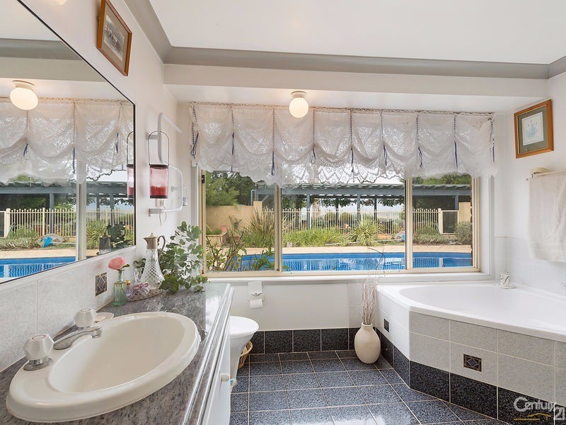 42 Batemans Road, Morans Crossing NSW 2550
