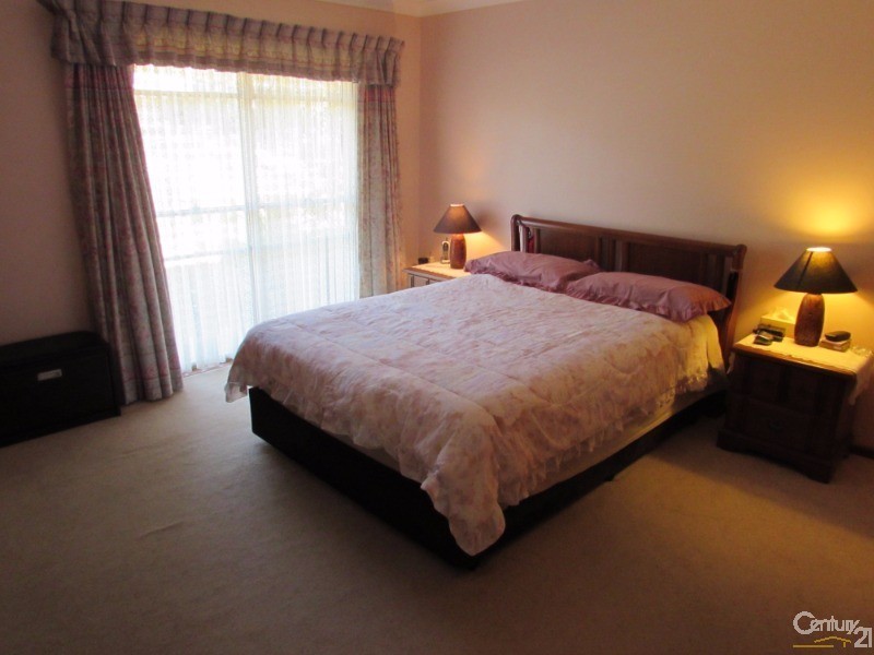 11 Eucalyptus Drive, Dalmeny NSW 2546