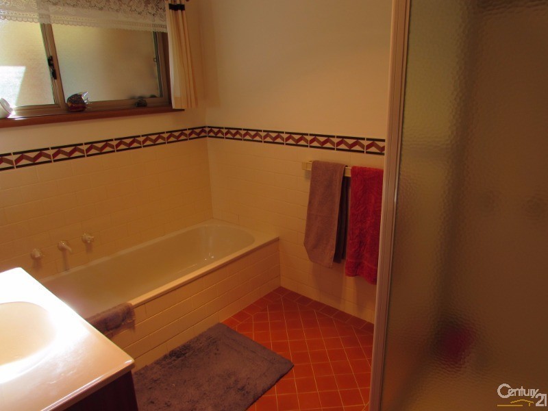 11 Eucalyptus Drive, Dalmeny NSW 2546