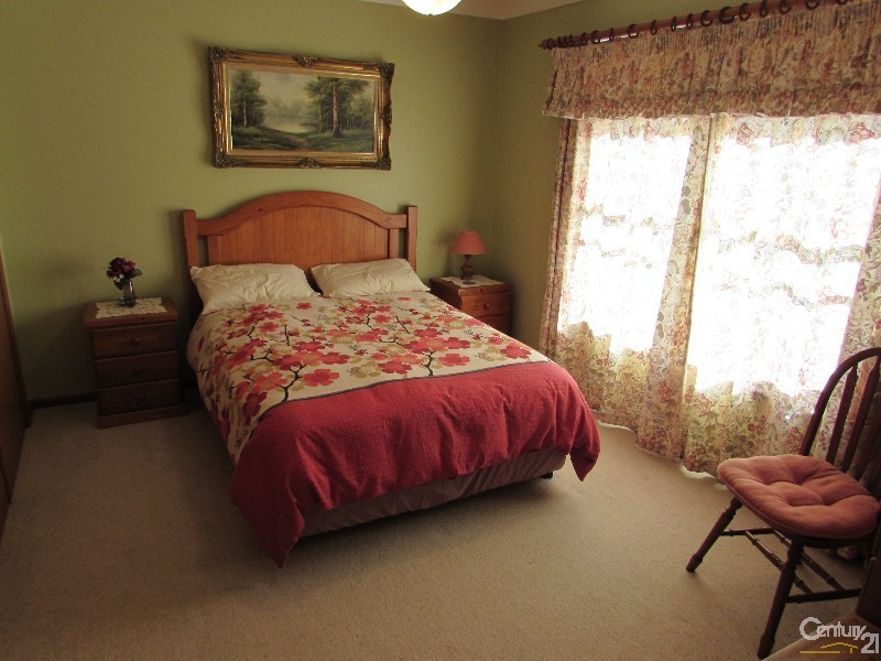 11 Eucalyptus Drive, Dalmeny NSW 2546