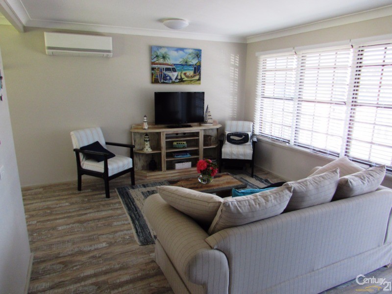 4  Amhurst Street, Dalmeny NSW 2546