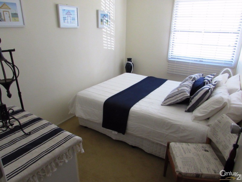 4  Amhurst Street, Dalmeny NSW 2546