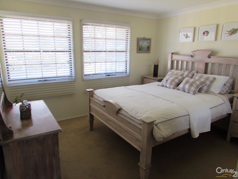 4  Amhurst Street, Dalmeny NSW 2546