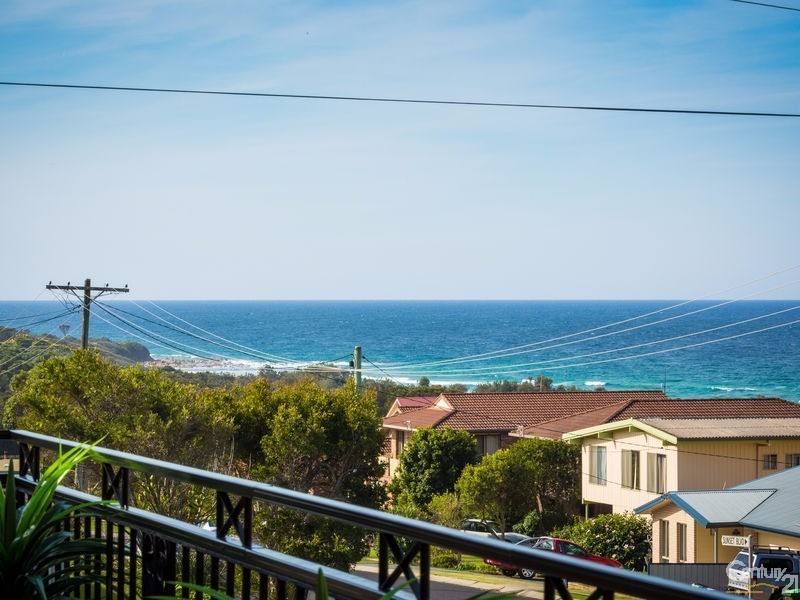 31 Sunset Boulevard, Kianga NSW 2546