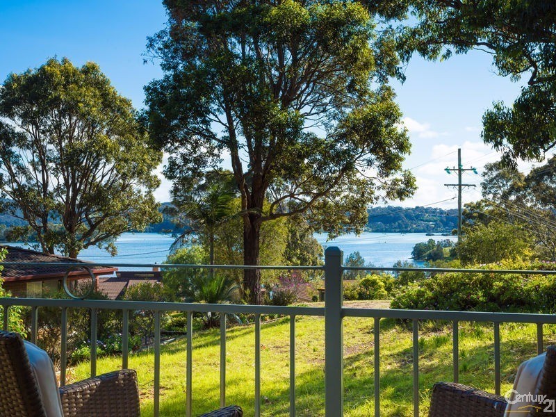 2 Gareth Avenue, Narooma NSW 2546