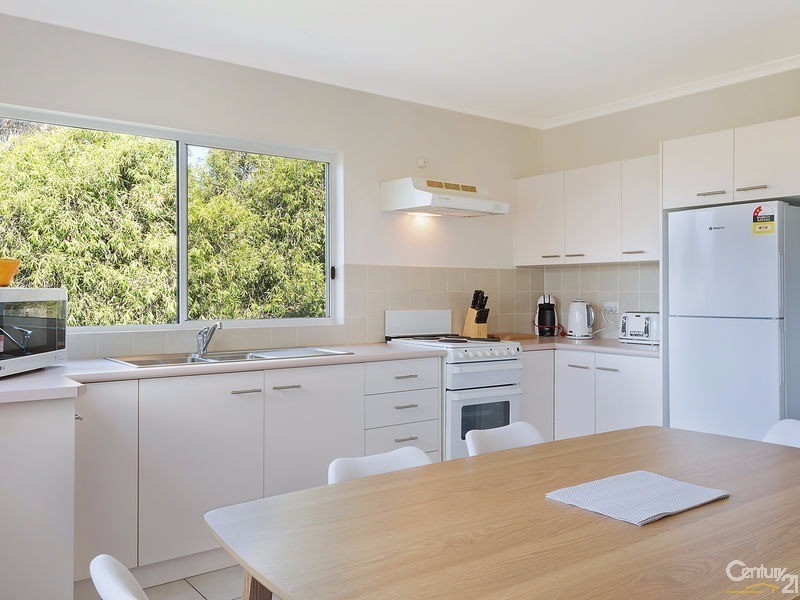 2/5 Angle Street, Narooma NSW 2546