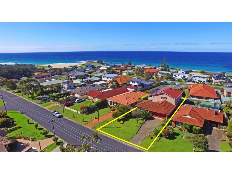 18 Sunset Boulevard, Kianga NSW 2546