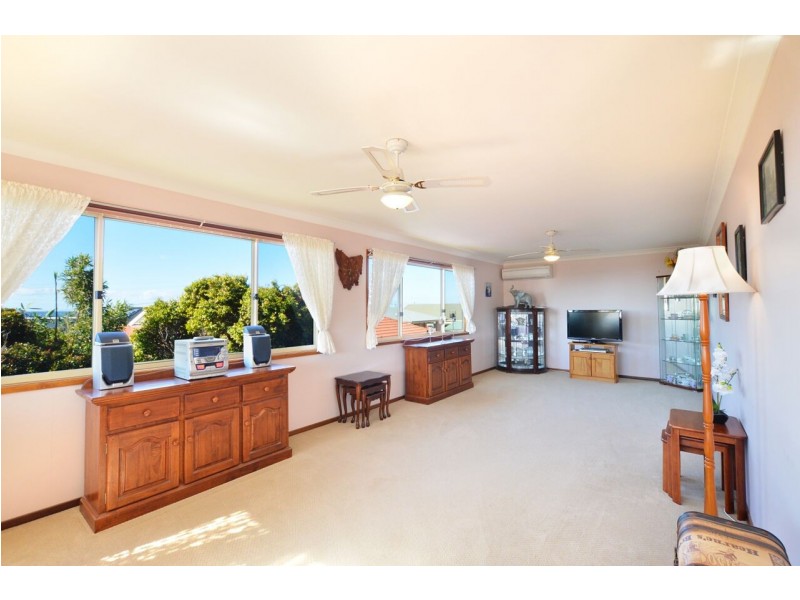 18 Sunset Boulevard, Kianga NSW 2546