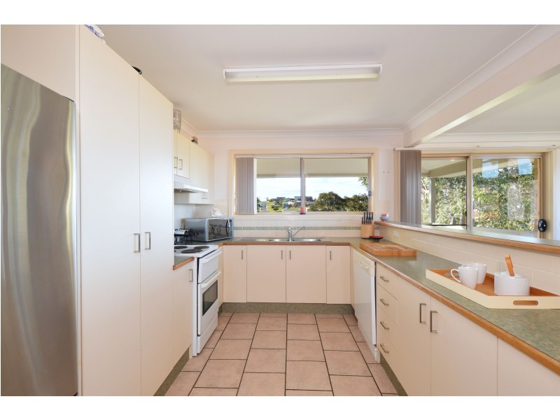 11 Beachview Close, North Narooma NSW 2546