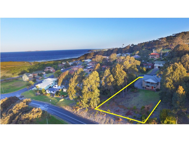 11 Beachview Close, North Narooma NSW 2546