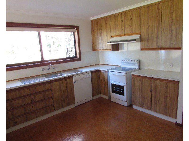 8 Woods Place, North Narooma NSW 2546