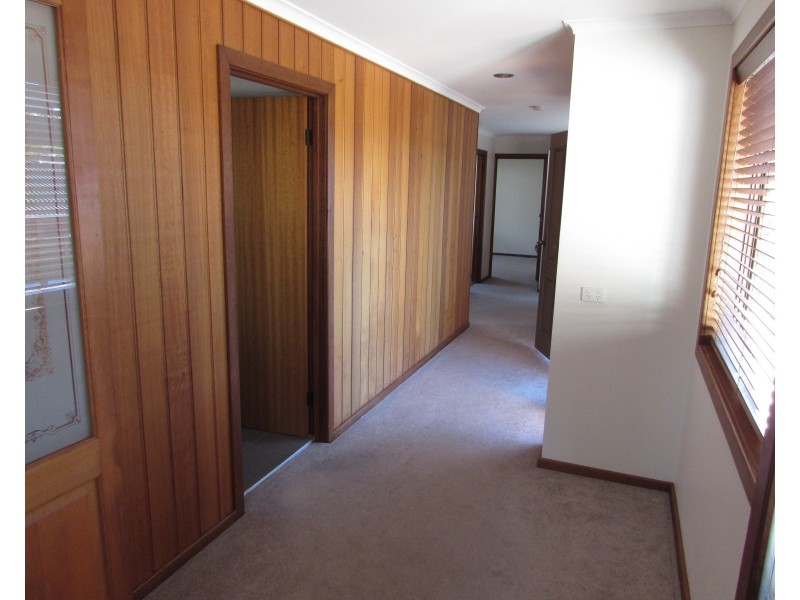 8 Woods Place, North Narooma NSW 2546