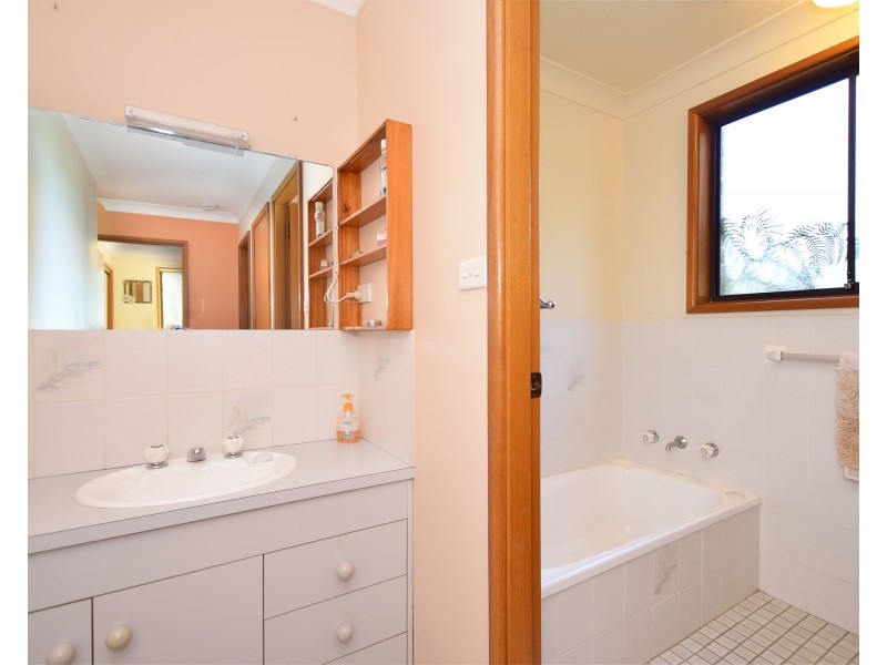 8 Brou Court, Dalmeny NSW 2546