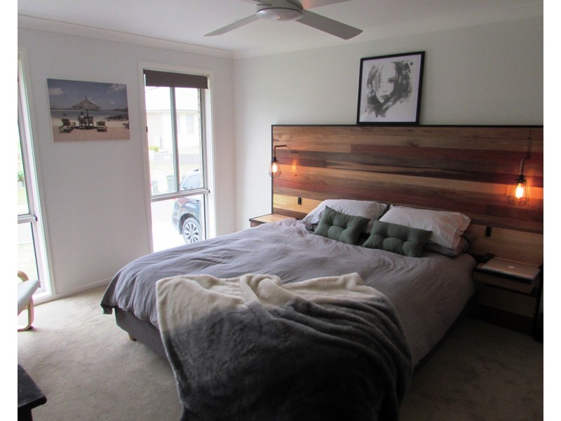 9 Yabbarra Drive, Dalmeny NSW 2546