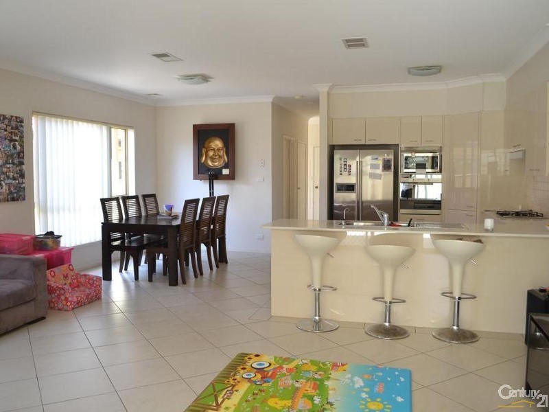 12 /12A Dampier Street, Chifley NSW 2036