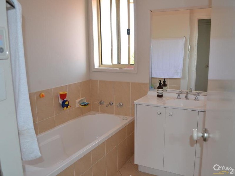 12 /12A Dampier Street, Chifley NSW 2036